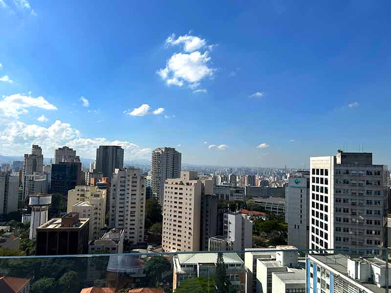 Prédios de São Paulo vistos através do Mirante Sesc Avenida Paulista