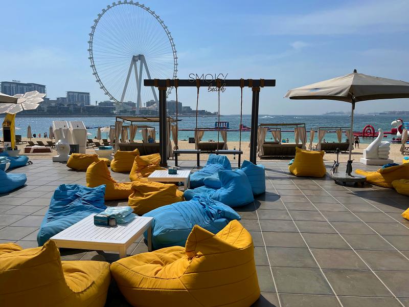 Beach club Smoky em JBR Beach de frente pro mar