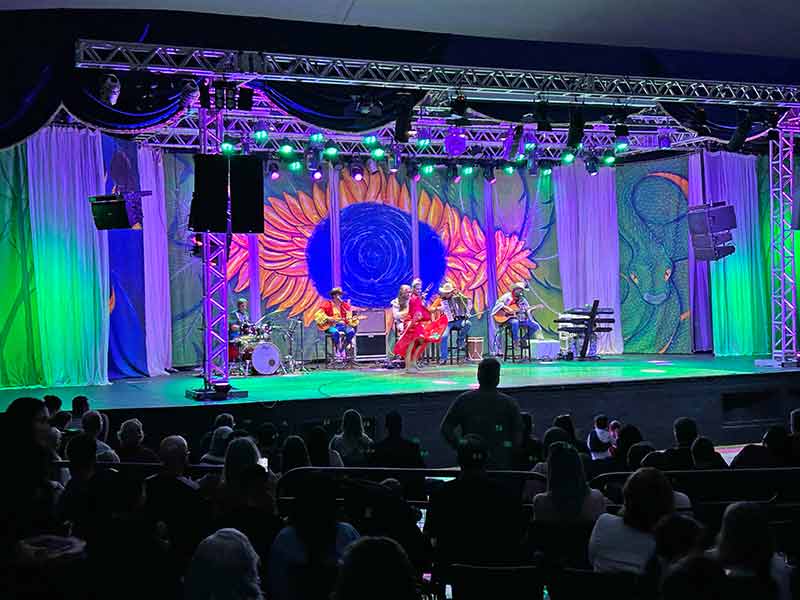 Show com músicas típicas do Brasil no Rio Quente Resorts