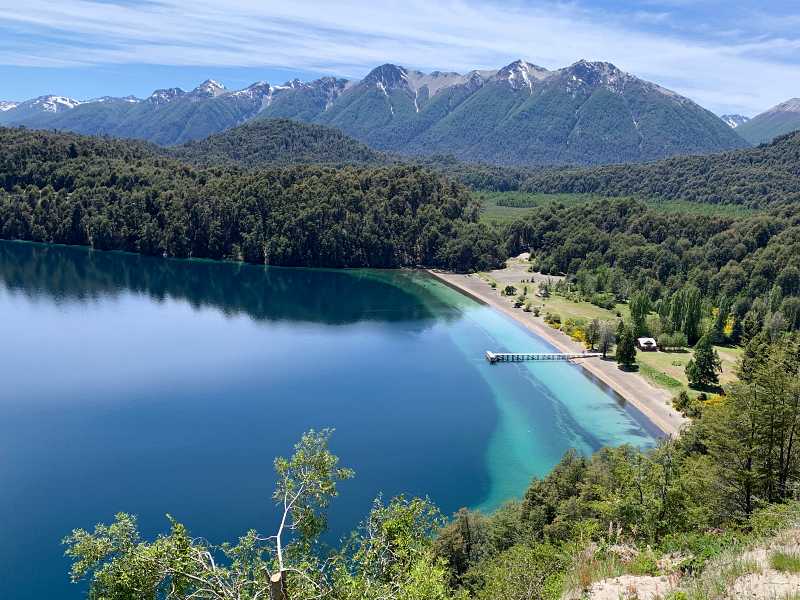 Lago Espejo em Villa La Angostura num dia de primavera