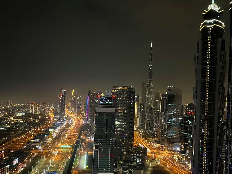 Dubai à noite vista do Restaurante Babiole