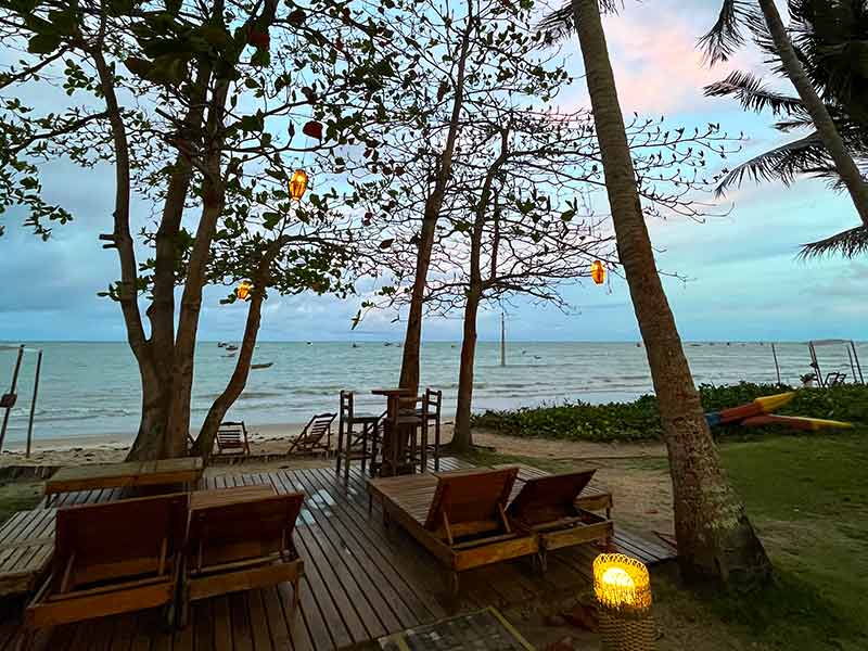 Final de tarde na Areia Preta, dica de onde ficar em Cumuruxatiba, em frente à praia do centro