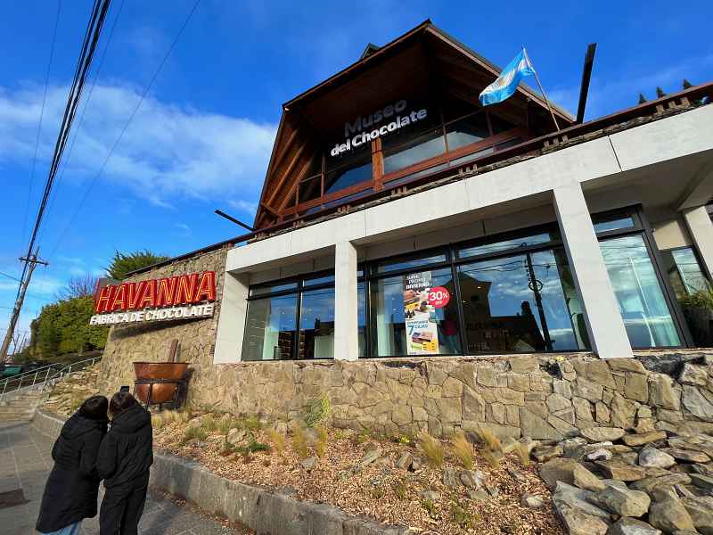 Fachada do Museu do Chocolate em Bariloche, junto à loja da Havanna