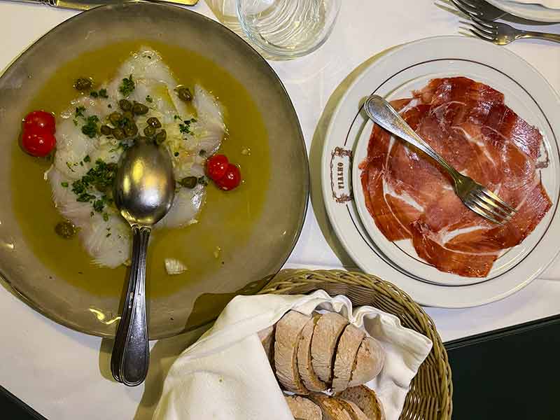 Carpaccio de bacalhau e pata negra do Fialho, dica entre os restaurantes no Alentejo