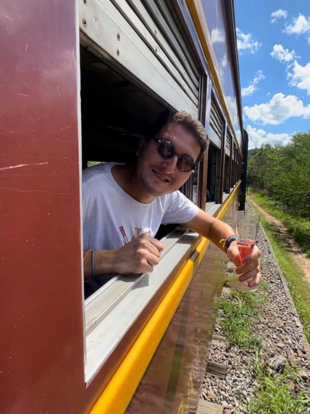 Conheça o trem em São Paulo open bar e open food