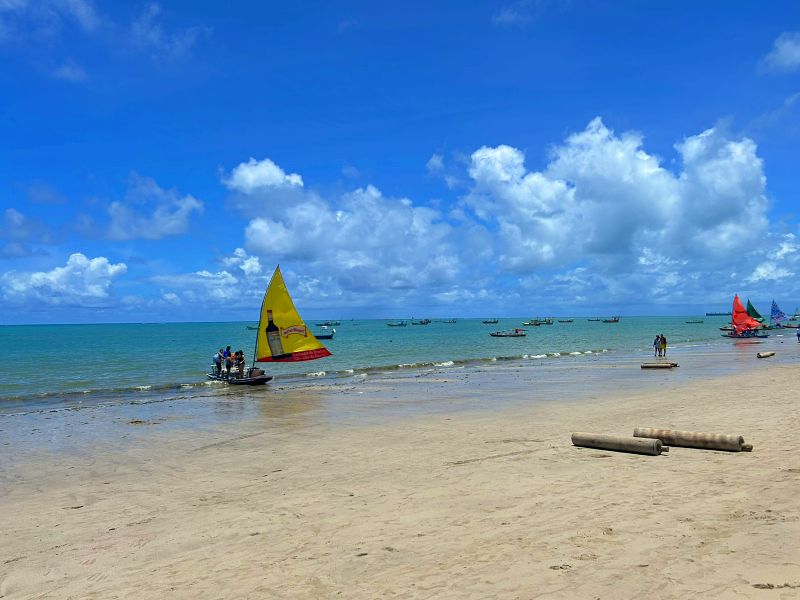 Jangada na Praia de Pajuçara, uma das melhores praias de Maceió