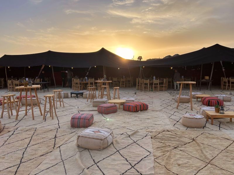 Pör do sol em tenda no Deserto de Agafay, dica de o que fazer em Marrakech
