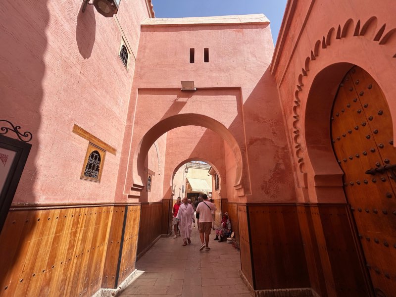 Ruelas da Medina com arquitetura marroquina