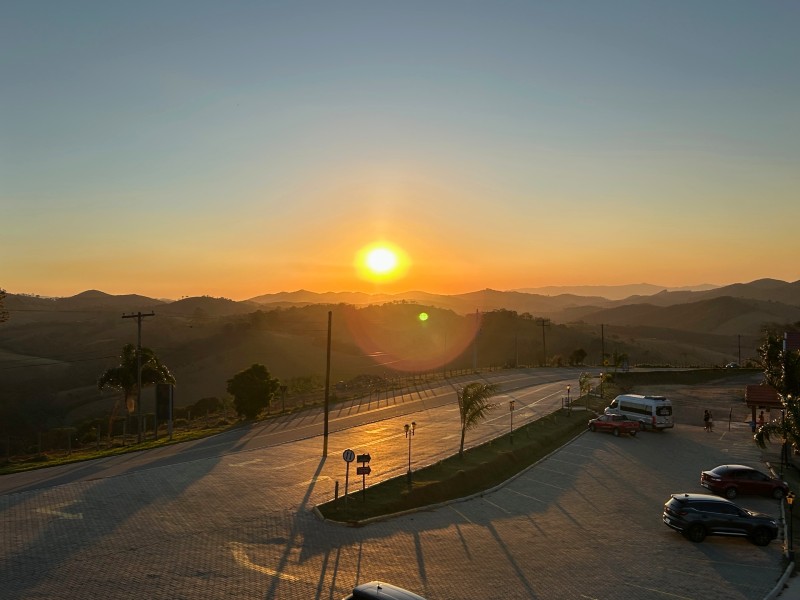 Pôr do sol na cervejaria Caminho do Ouro, no interior de SP