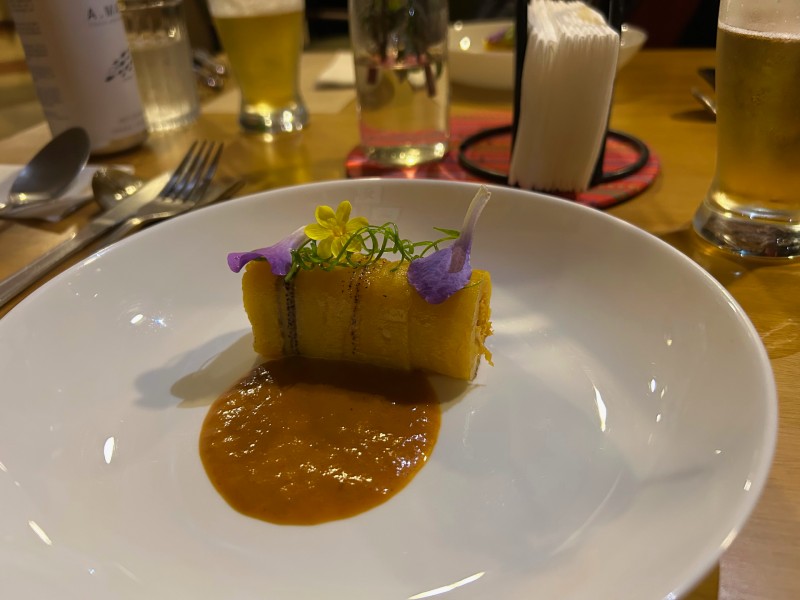 Pastel de chucho, do Átrio, com banana da terra e recheio de peixe