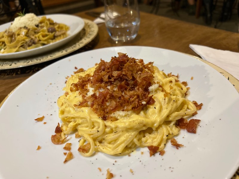 Espaguete à carbonara do Il Pumo, dica entre os restaurantes em Cunha