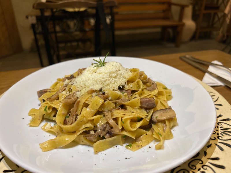 Pappardelle del trullo com cogumelos do Il Pumo