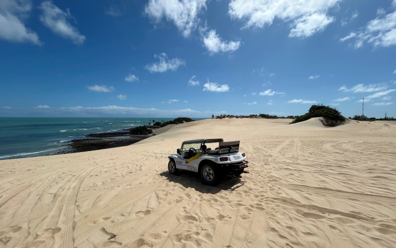 Buggy nas Dunas de Genipabu, dica entre os passeios em Natal