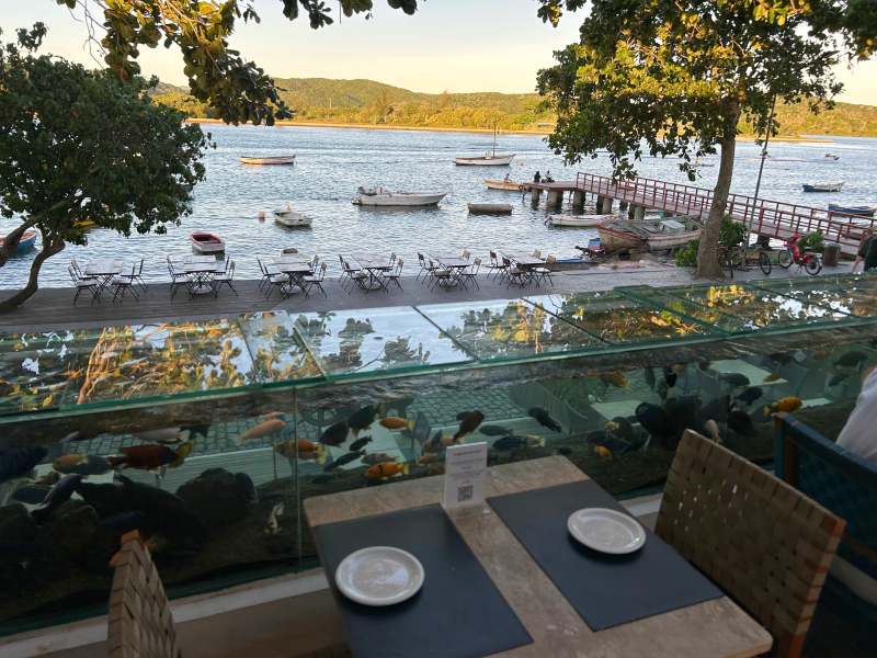 Vista do restaurante Arcos do Canal, dica de o que fazer em Cabo Frio