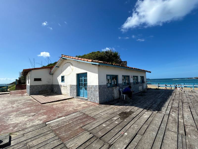 Casa do Pescador, que serviu de cenário pra Avenida Brasil, vazia na Praia do Peró