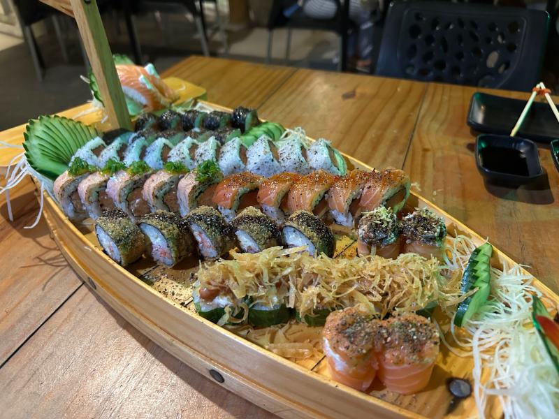 Combinado de comida japonesa do Sushi du Thiago Garden, dica de onde comer em São Jpsé da Coroa Grande