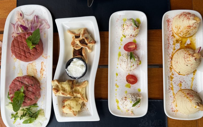 Quibe cru, esfihss, hommus e coalhada do Le Mir, dica de onde comer em Foz do Iguaçu