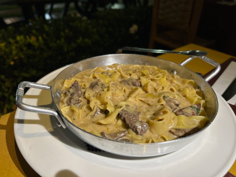 Pappardelle com molho de gorgonzola e tiras de filé mignon da Eliane Balena